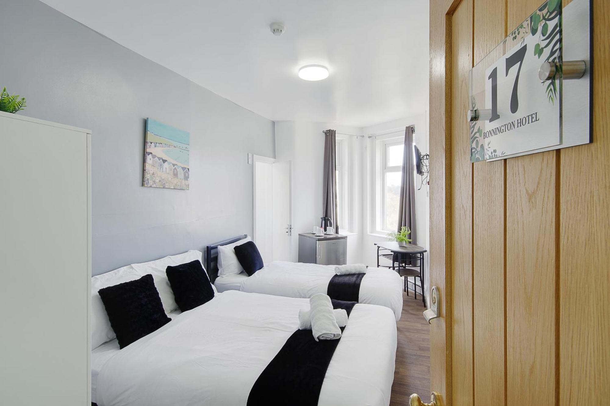Azure Beach Hotel Bournemouth Kültér fotó