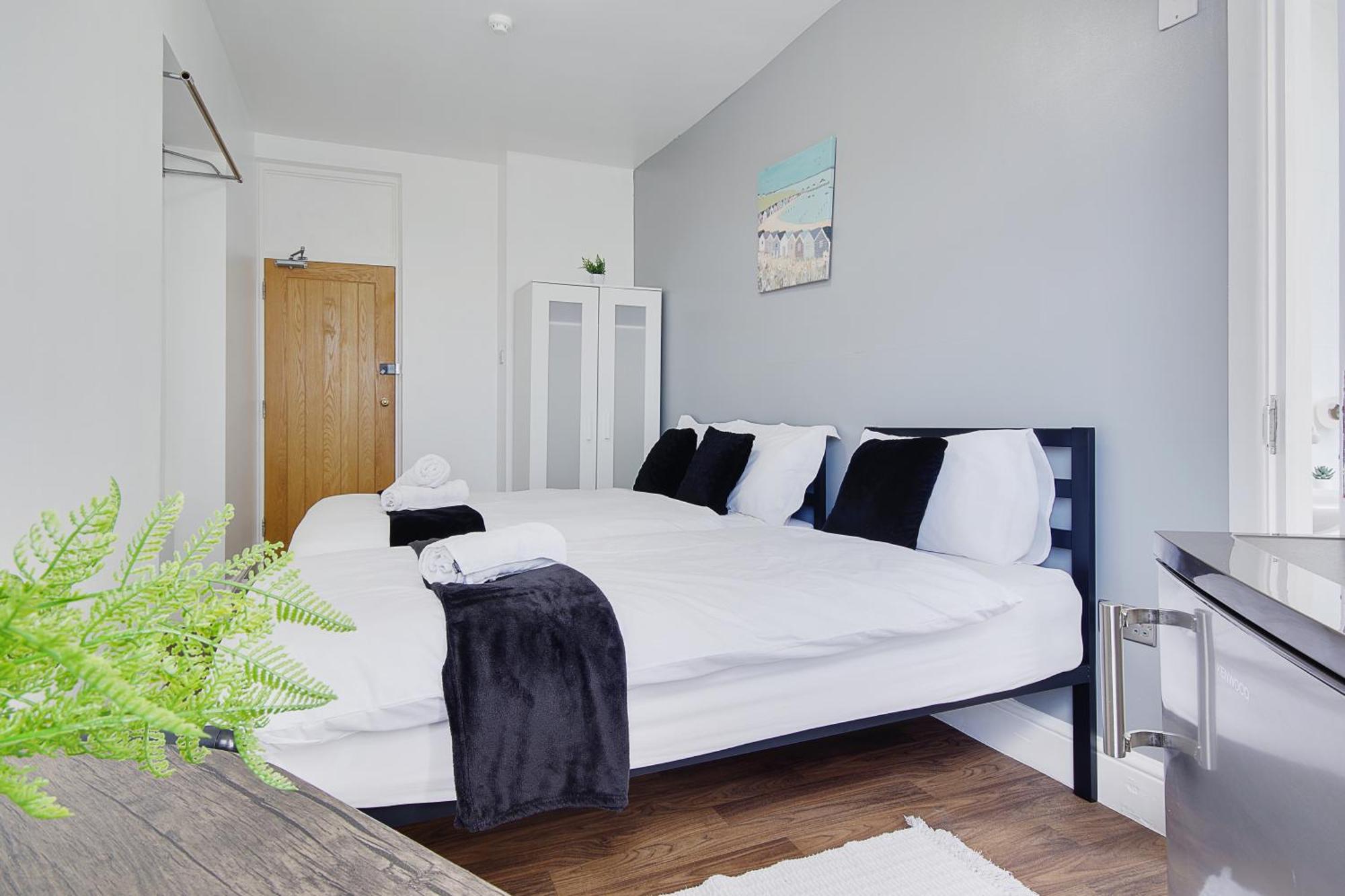 Azure Beach Hotel Bournemouth Kültér fotó